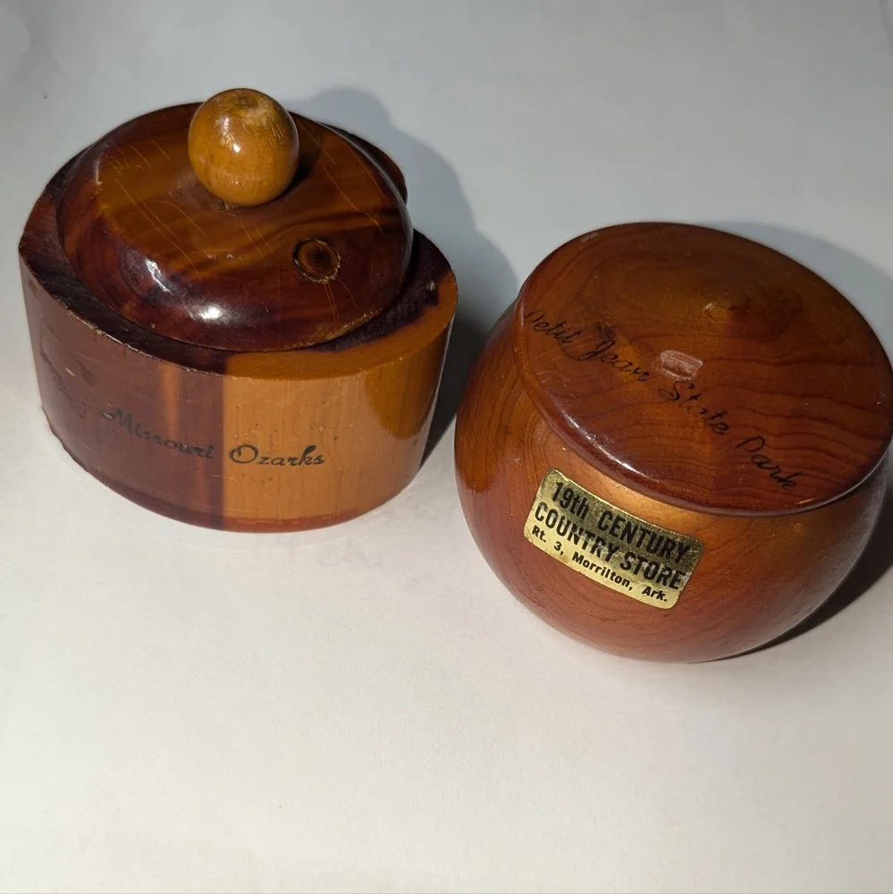 Set of two souvenir wood trinket boxes